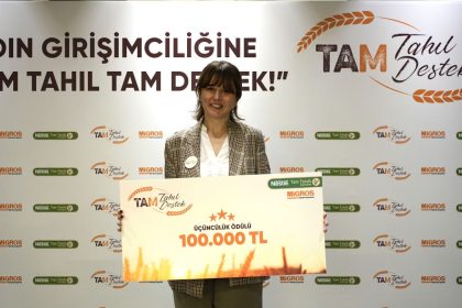 Akademisyen Doç. Dr. Ümmügülsüm Zor